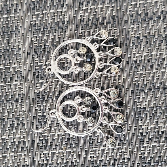 Black and Silver earrings - Picture 1 of 2